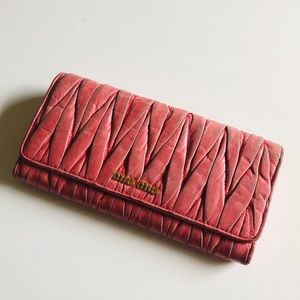 ✨Miu Miu✨Matalasse Bifold Rose Pink Wallet
